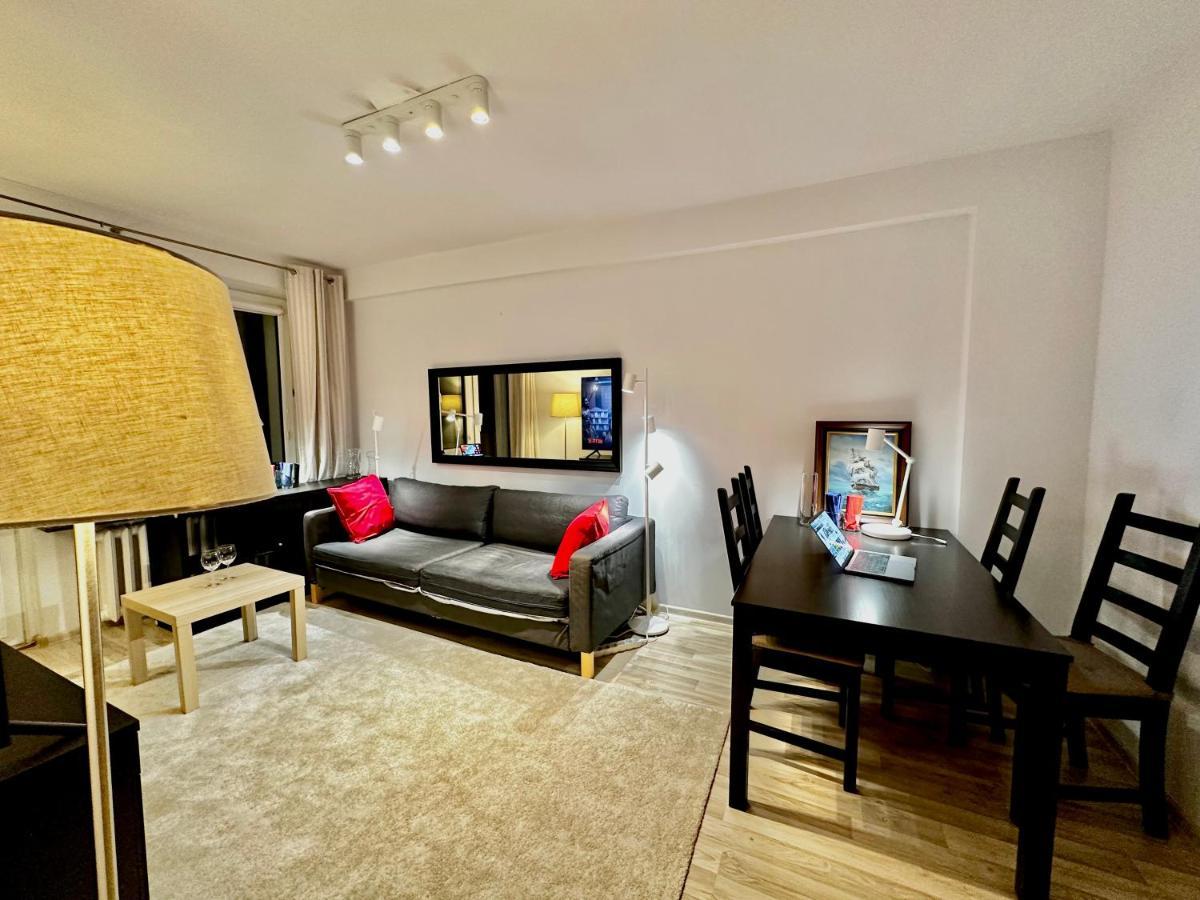 Decor 3 Metro Fast Wifi 1Gbs 80'Tv Hbo Disney Appletv 바르샤바 외부 사진