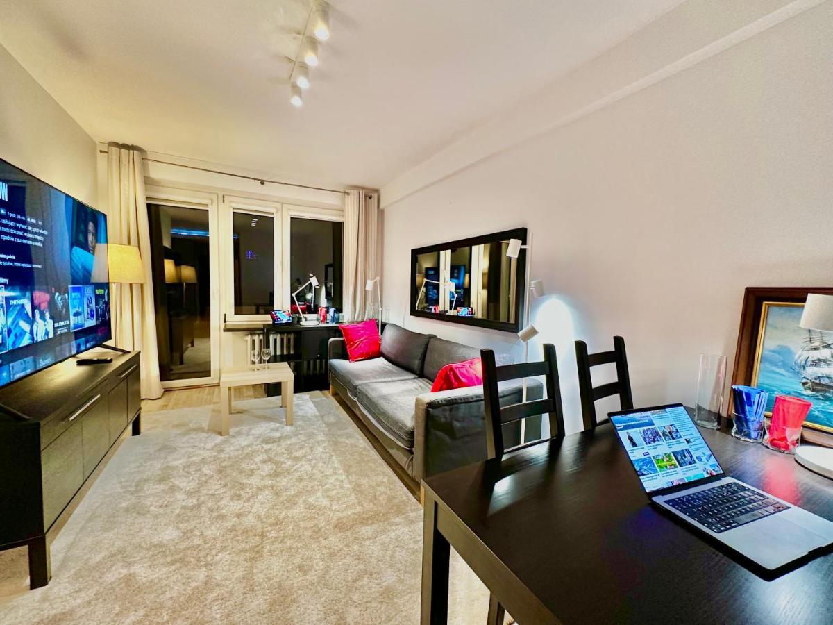Decor 3 Metro Fast Wifi 1Gbs 80'Tv Hbo Disney Appletv 바르샤바 외부 사진