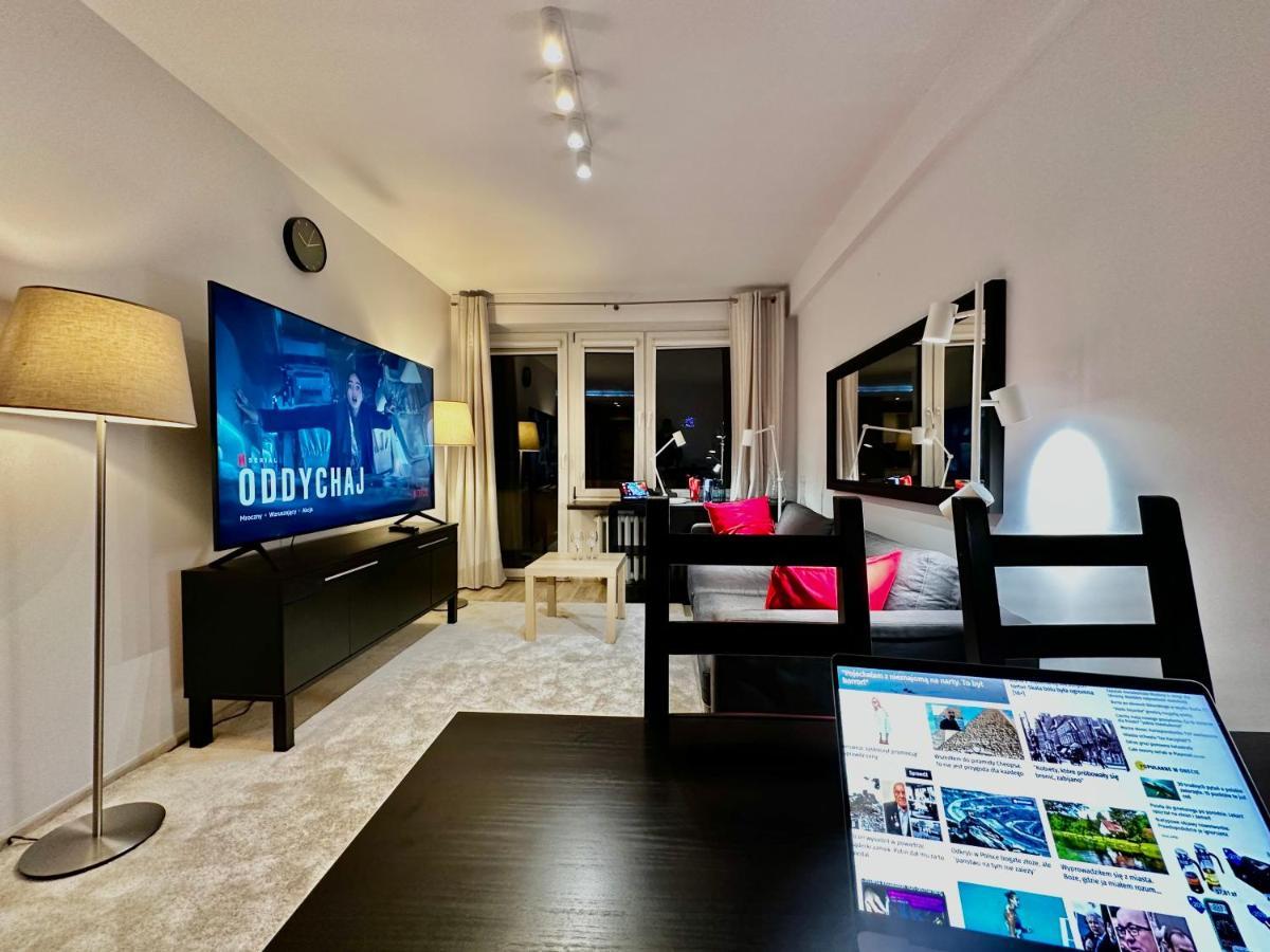 Decor 3 Metro Fast Wifi 1Gbs 80'Tv Hbo Disney Appletv 바르샤바 외부 사진