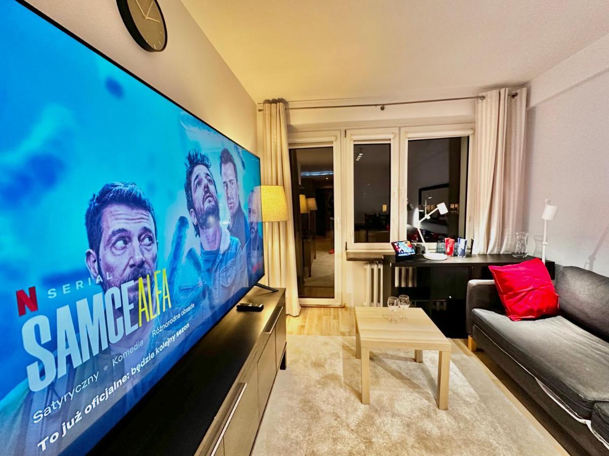 Decor 3 Metro Fast Wifi 1Gbs 80'Tv Hbo Disney Appletv 바르샤바 외부 사진